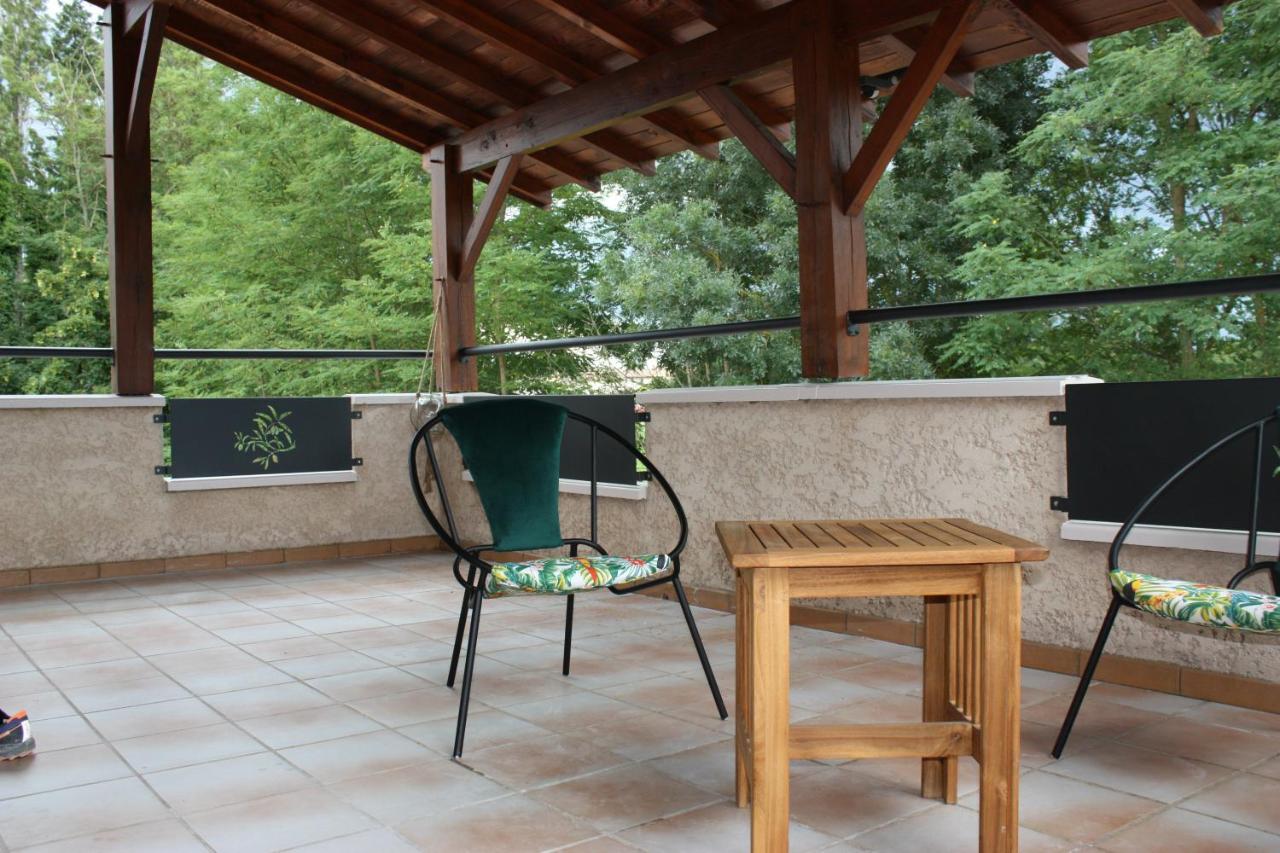 La Doloreanne Saint-Didier-sur-Chalaronne Exterior photo